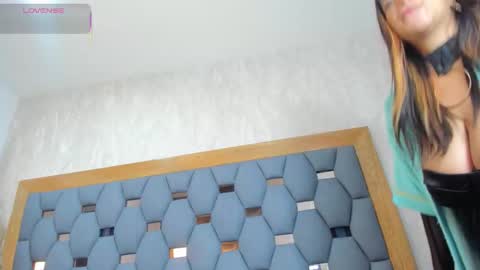 yayi derek  online show from March 2026 11:35:01 AM