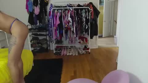 Yazmin Royal online show from November 2025 08:20:01 AM