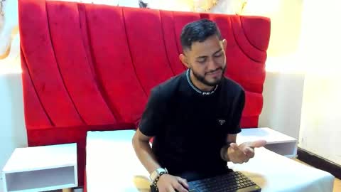 Yeferson online show from December 2025 08:27:01 PM