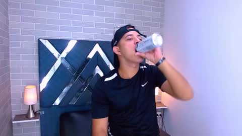 Yeison online show from November 2025 11:21:02 AM