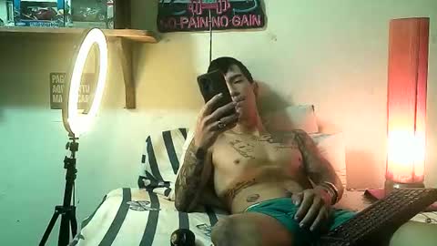 yeisoncastellanos1999 online show from April 2026 09:40:02 PM