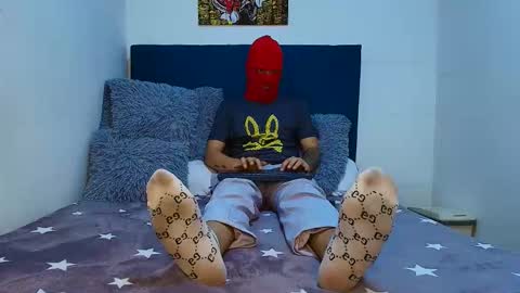 yeisongomezz online show from November 2025 02:14:02 AM