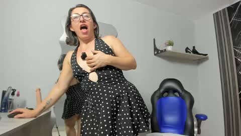 yelena03 online show from April 2026 10:32:02 PM