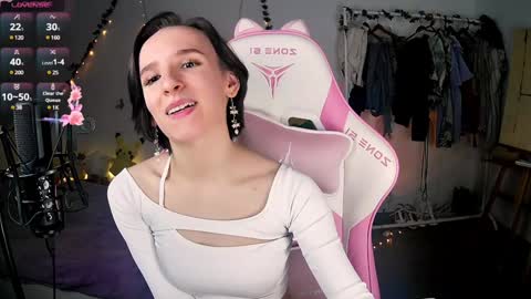 Snapshot of yellow_songbird chatting on January 2025 04:27:02 PM Liya online show from January 2025 04:27:02 PM