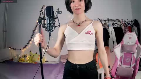 Snapshot of yellow_songbird chatting on March 2025 04:22:01 PM Liya online show from March 2025 04:22:01 PM