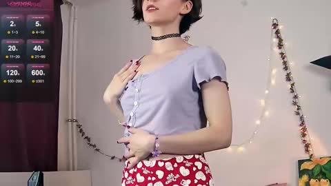 Snapshot of yellow_songbird chatting on October 2025 03:42:02 PM Liya online show from October 2025 03:42:02 PM