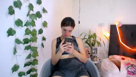 Snapshot of yemfairymcry chatting on May 2026 04:23:02 PM YEM online show from May 2026 04:23:02 PM