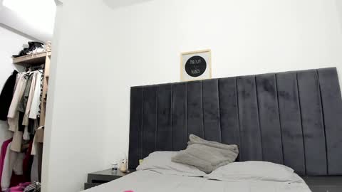 yenifer016 online show from January 2025 05:00:02 AM