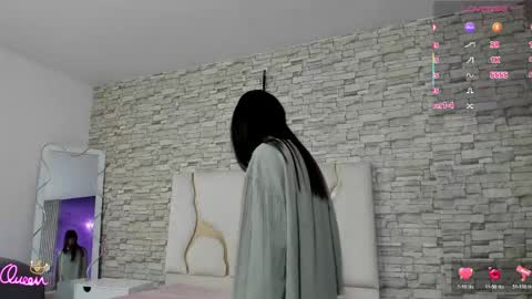Snapshot of yenn_tay chatting on May 2026 11:48:02 AM ZAYDEN online show from May 2026 11:48:02 AM