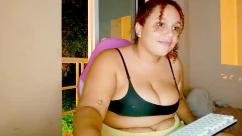 Snapshot of yera_sh chatting on January 2026 03:01:02 AM YERA online show from January 2026 03:01:02 AM