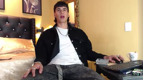 Snapshot of yerk_dan chatting on November 2025 05:18:02 AM Yerk online show from November 2025 05:18:02 AM