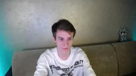 Snapshot of yes_cute_boy_ chatting on March 2026 10:02:02 PM Eden online show from March 2026 10:02:02 PM