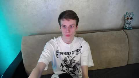 Snapshot of yes_cute_boy_ chatting on March 2026 12:19:02 PM Eden online show from March 2026 12:19:02 PM