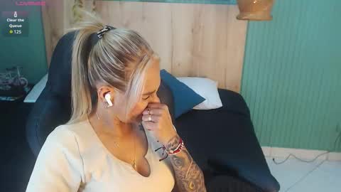 yessika_parker online show from September 2025 02:04:01 AM