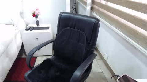 jessy online show from November 2025 06:13:01 PM