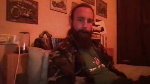 yeti_92 online show from December 2025 05:54:02 PM