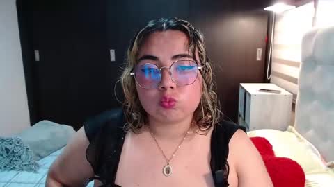 hii i am yini online show from February 2026 04:56:01 AM