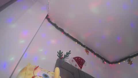 Yiny online show from December 2024 09:16:02 AM