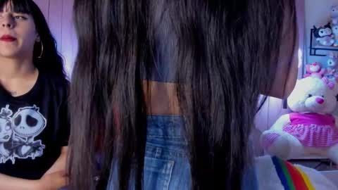 yinyang_luar online show from December 2025 07:43:01 PM