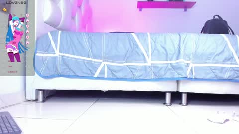 Yiovanna online show from January 2025 03:22:02 PM