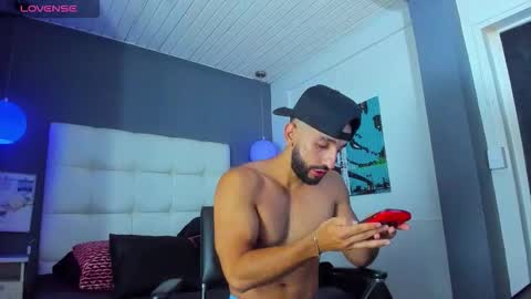 Yiyo online show from September 2025 04:36:02 AM