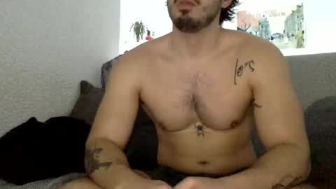 Snapshot of yngspaniard chatting on January 2025 10:20:01 AM yngspaniard online show from January 2025 10:20:01 AM