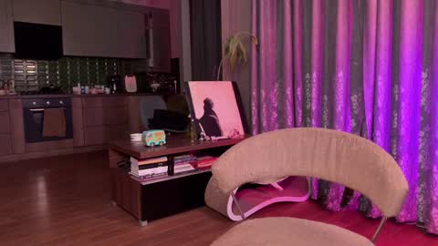 Snapshot of yoga_pizza_420 chatting on December 2024 04:28:02 AM Max online show from December 2024 04:28:02 AM