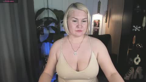 Snapshot of yolanda_kiss chatting on June 2026 08:20:02 PM Yolanda online show from June 2026 08:20:02 PM