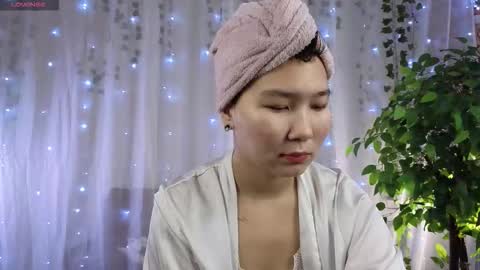 i am Yoon online show from October 2025 07:53:01 AM