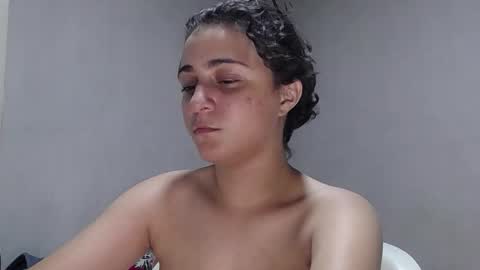 Little Mike Independent model online show from October 2025 10:52:02 PM