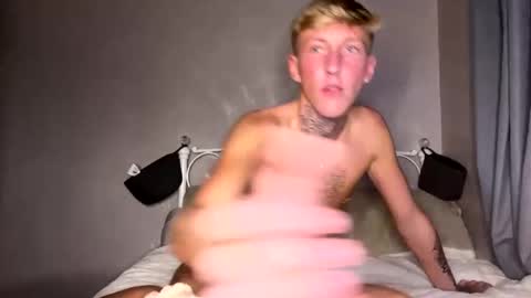 Snapshot of yorkshirelad208 chatting on January 2025 06:24:02 PM Harrison online show from January 2025 06:24:02 PM