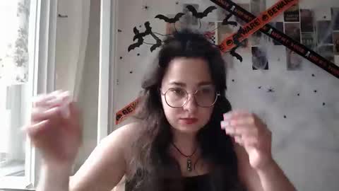 Aurora online show from September 2025 10:28:02 AM