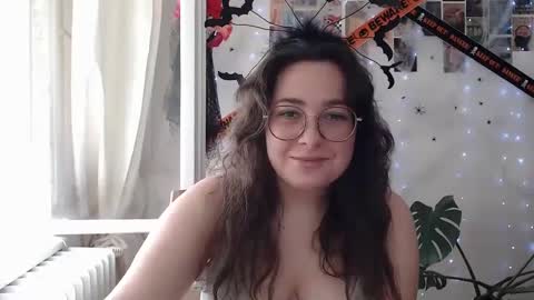 Aurora online show from September 2025 10:06:01 AM