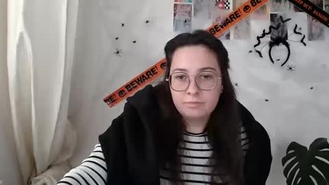 Aurora online show from September 2025 02:11:02 PM