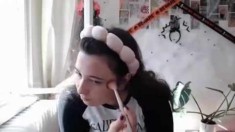 Aurora online show from October 2025 11:29:02 AM