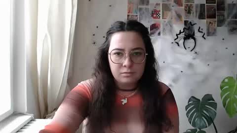 Aurora online show from October 2025 10:03:01 AM