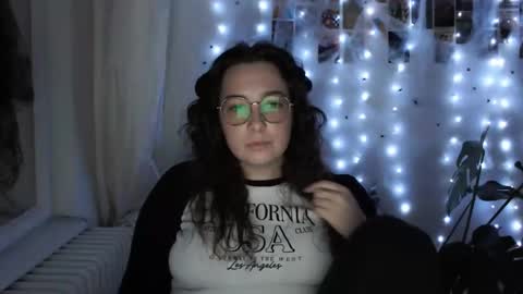 Aurora online show from October 2025 06:17:01 PM