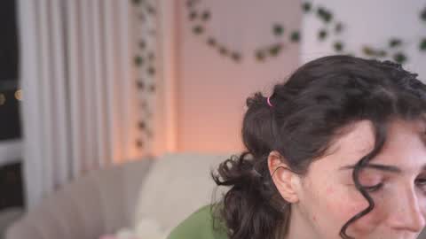 Elizabeth brunette -- Darline blonde  online show from December 2024 01:33:01 PM