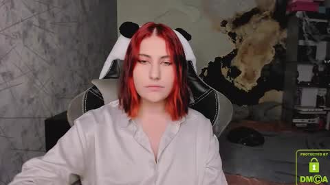 Snapshot of you_lika chatting on October 2025 03:19:01 PM Lika online show from October 2025 03:19:01 PM