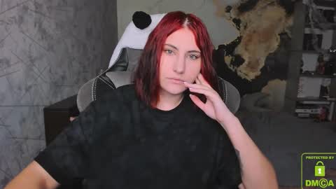 Snapshot of you_lika chatting on October 2025 05:51:02 PM Lika online show from October 2025 05:51:02 PM