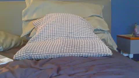 Snapshot of youmustnotknow chatting on January 2025 01:05:02 PM YouMustNotKnow online show from January 2025 01:05:02 PM