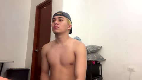 Cyrus online show from April 2026 08:00:02 PM