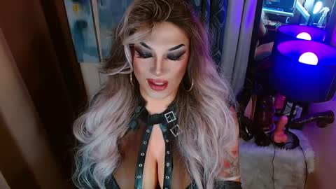 QUEEN MADISON  online show from April 2026 09:09:01 AM