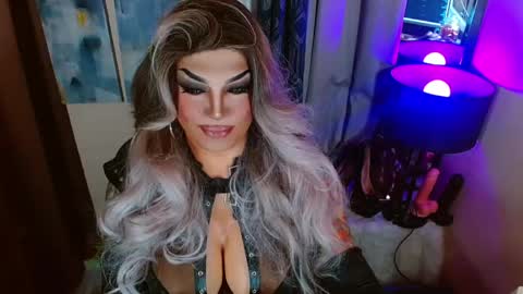 Snapshot of your1truequeen chatting on May 2026 04:48:02 PM QUEEN MADISON online show from May 2026 04:48:02 PM