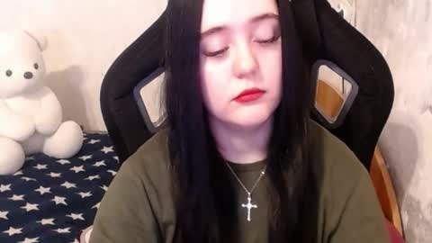 Snapshot of your_8a8y chatting on December 2024 09:18:02 AM your_8a8y online show from December 2024 09:18:02 AM