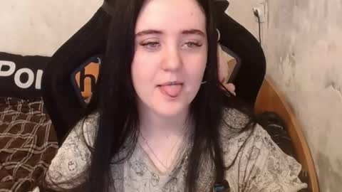 Snapshot of your_8a8y chatting on October 2025 08:37:02 AM your_8a8y online show from October 2025 08:37:02 AM