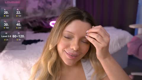 Snapshot of your_baby_julia chatting on December 2024 07:15:02 AM Julia Please Thumbs up me online show from December 2024 07:15:02 AM