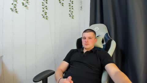 Snapshot of your_claddagh chatting on September 2025 08:25:01 PM your_claddagh online show from September 2025 08:25:01 PM