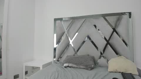 your_lady_milf online show from February 2025 02:45:01 PM