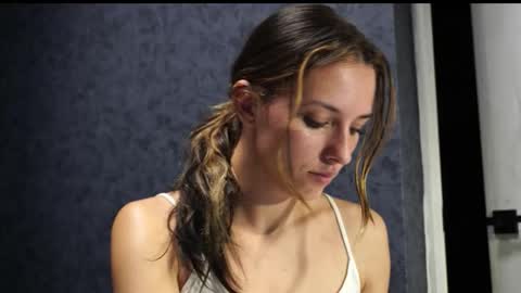 Meri  online show from November 2025 09:14:02 PM